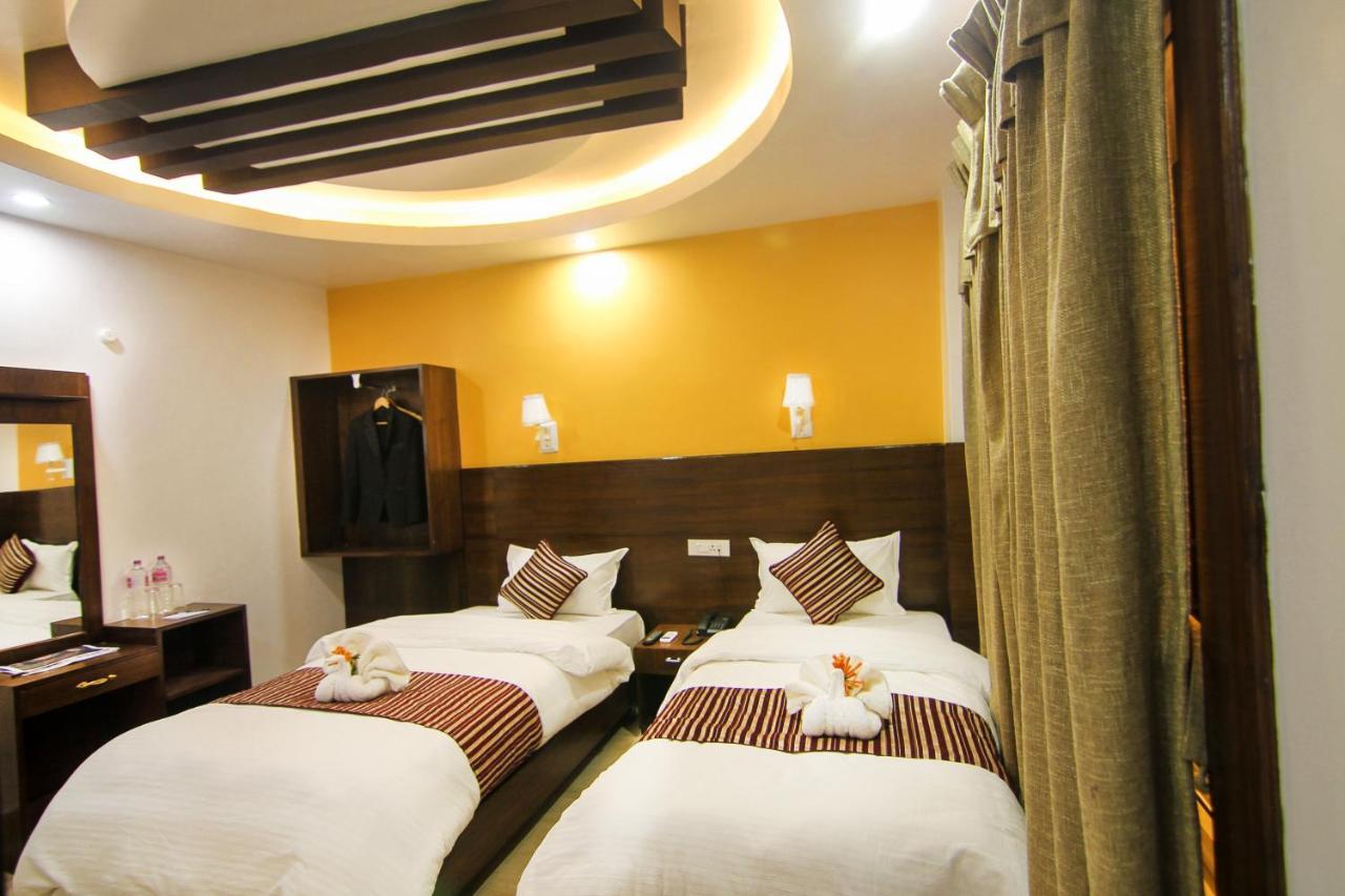 Hotel Lakeside Pvt. Ltd. Pokhara Extérieur photo