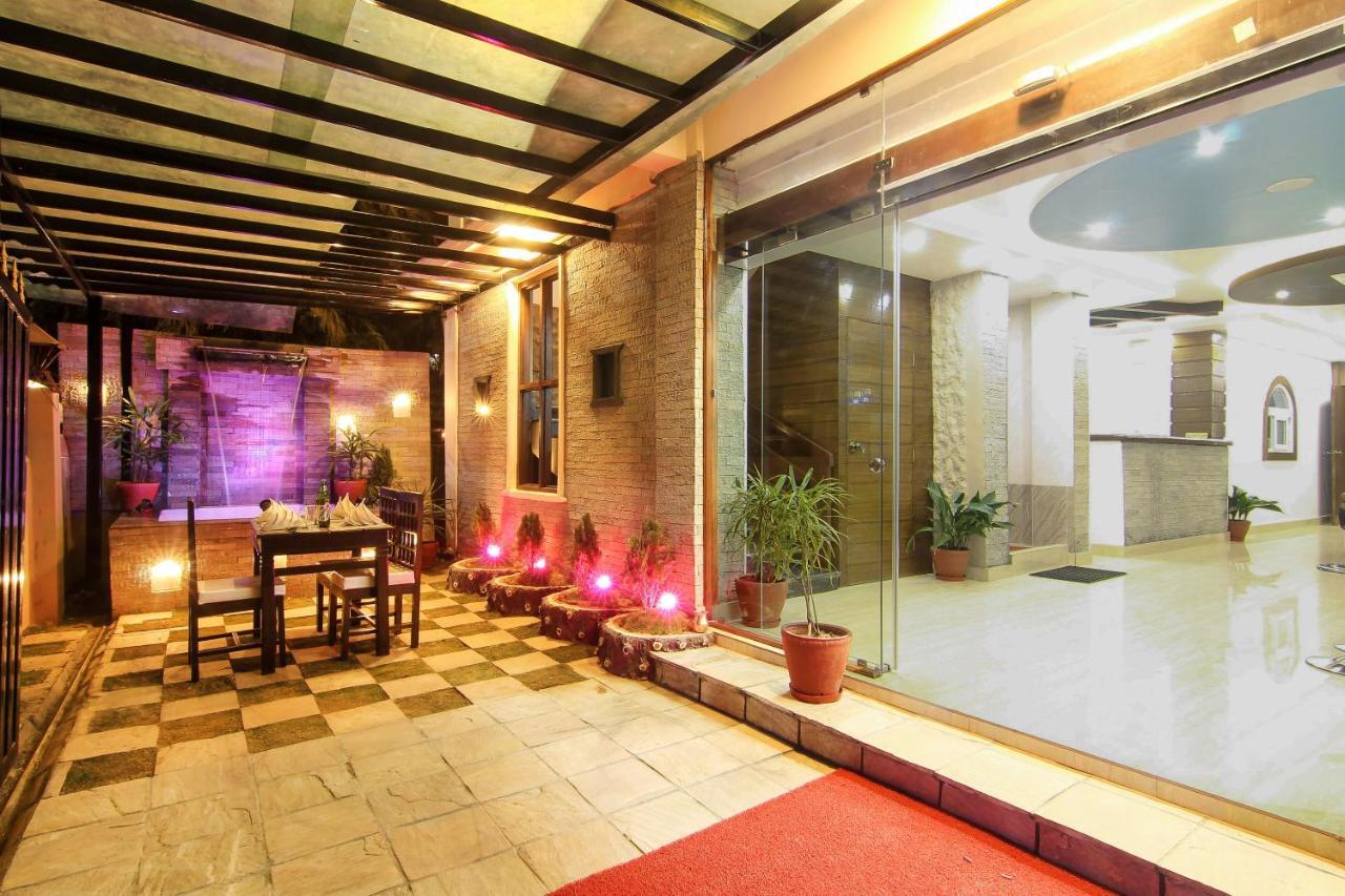 Hotel Lakeside Pvt. Ltd. Pokhara Extérieur photo