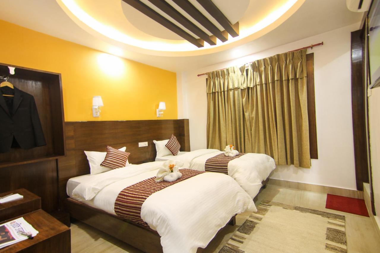 Hotel Lakeside Pvt. Ltd. Pokhara Extérieur photo