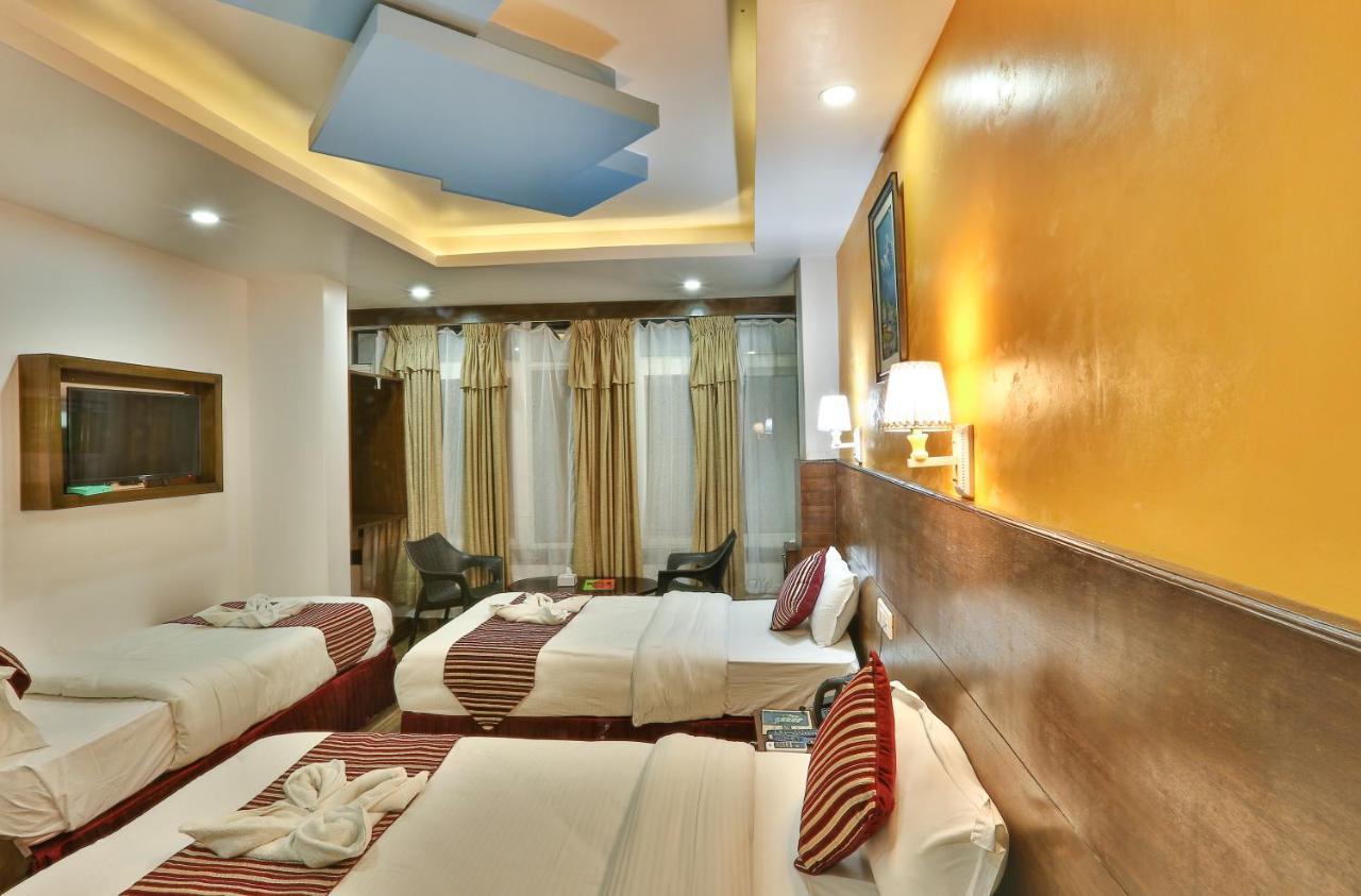 Hotel Lakeside Pvt. Ltd. Pokhara Extérieur photo