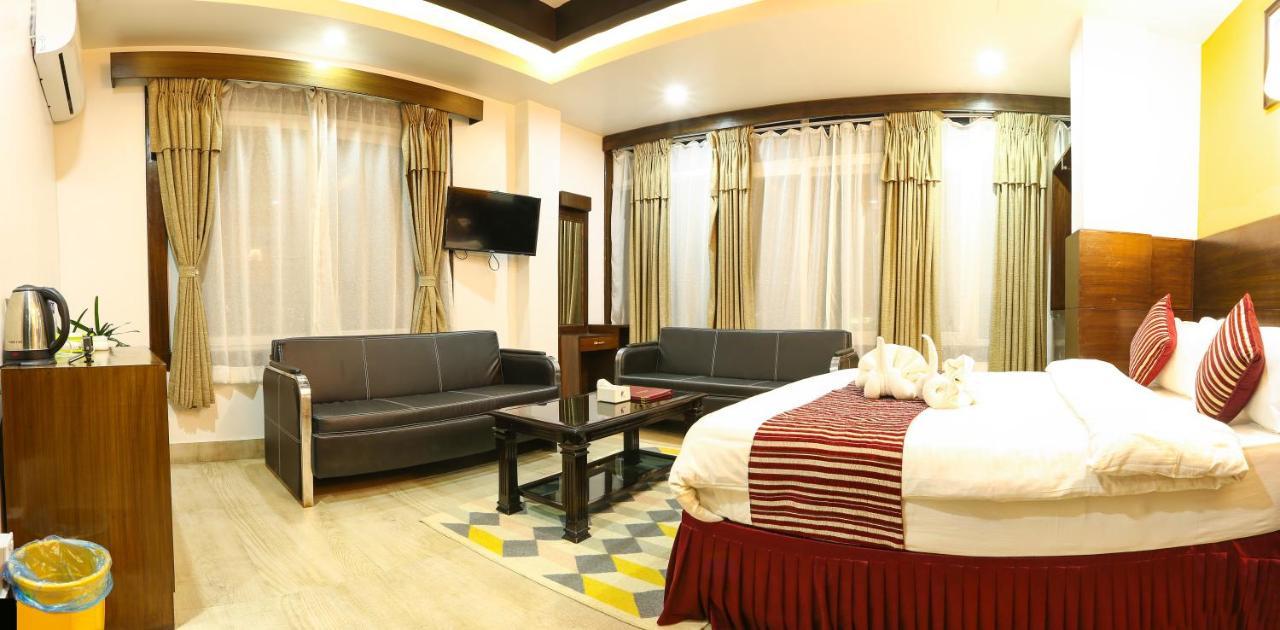 Hotel Lakeside Pvt. Ltd. Pokhara Extérieur photo