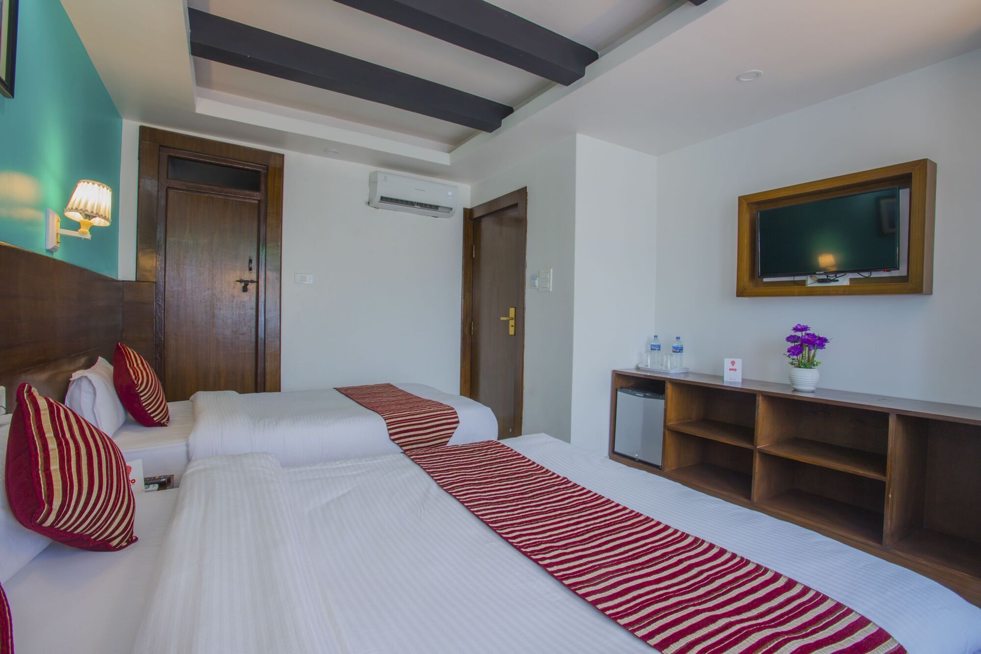 Hotel Lakeside Pvt. Ltd. Pokhara Extérieur photo
